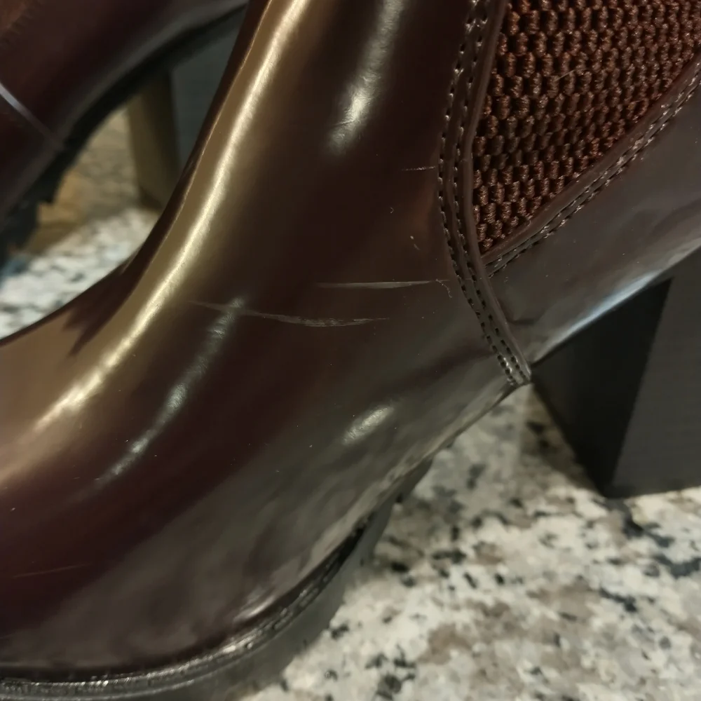Breckelle's Brown Burgundy Chunky Heel Ankle Boot Elastic Shiney 7 1/2 FLAWS - Picture 6 of 15